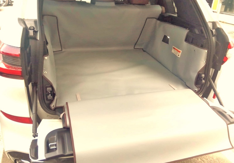 DryZone, pratico tappetino per bagagliaio per auto, adatto per Seat Ateca | Bordo alto | Materiale TPE resistente | Robusto e durevole | Torcia magnetica gratuita | Prodotto nell'Unione Europea